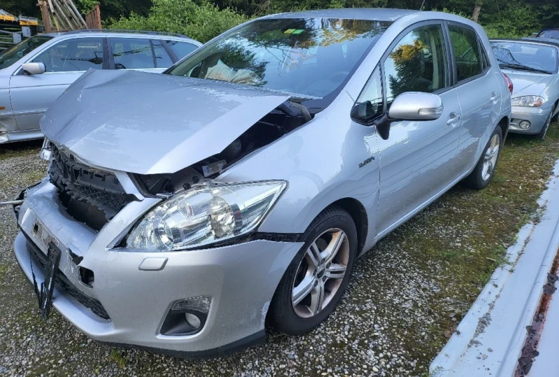 Toyota Auris 1.8 Хибрид Швейцария , снимка 2 - Автомобили и джипове - 47669096