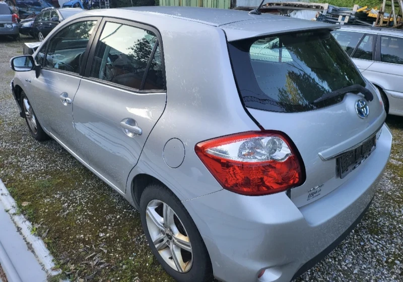 Toyota Auris 1.8 Хибрид Швейцария , снимка 6 - Автомобили и джипове - 47669096