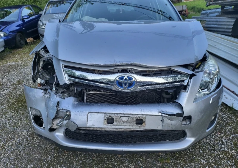 Toyota Auris 1.8 Хибрид Швейцария , снимка 3 - Автомобили и джипове - 47669096