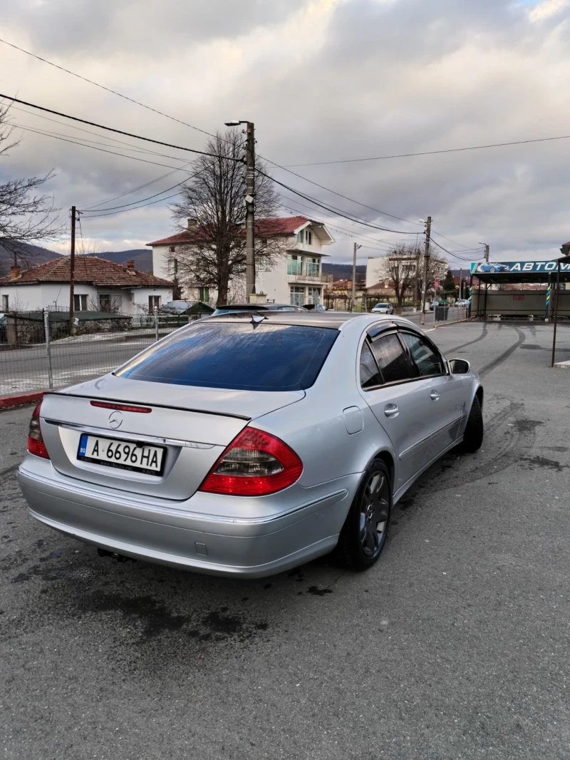 Mercedes-Benz E 320, снимка 5 - Автомобили и джипове - 48309109