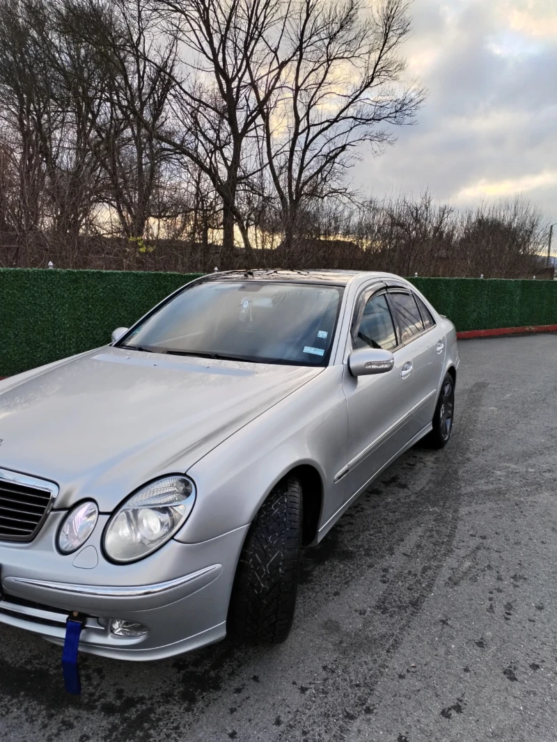 Mercedes-Benz E 320, снимка 1 - Автомобили и джипове - 48309109