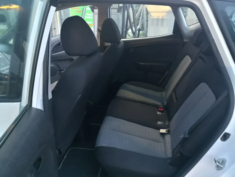 Kia Venga, снимка 8 - Автомобили и джипове - 49502967