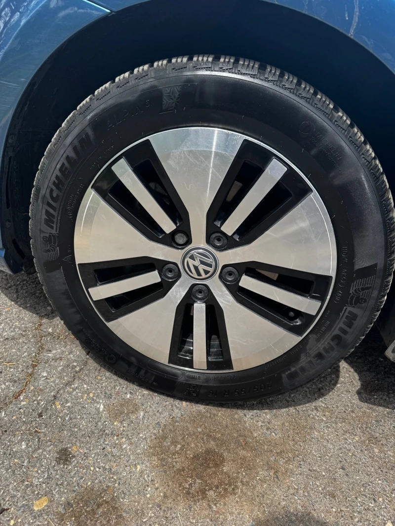 VW Golf, снимка 4 - Автомобили и джипове - 52004321