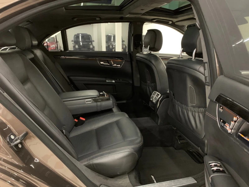 Mercedes-Benz S 500 AMG Long 4-MATIC #PANO#MASAJ#ALCANTAR#DISTR#CAM#, снимка 14 - Автомобили и джипове - 51208318