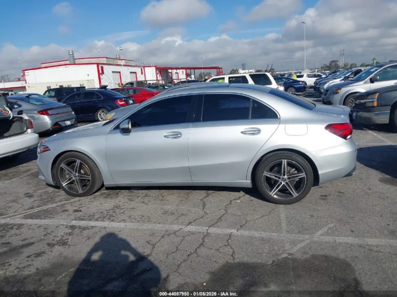 Mercedes-Benz A 220 2.0L I-4 DI, DOHC, VVT, TURBO, 188HP Front Wheel, снимка 6 - Автомобили и джипове - 53342798