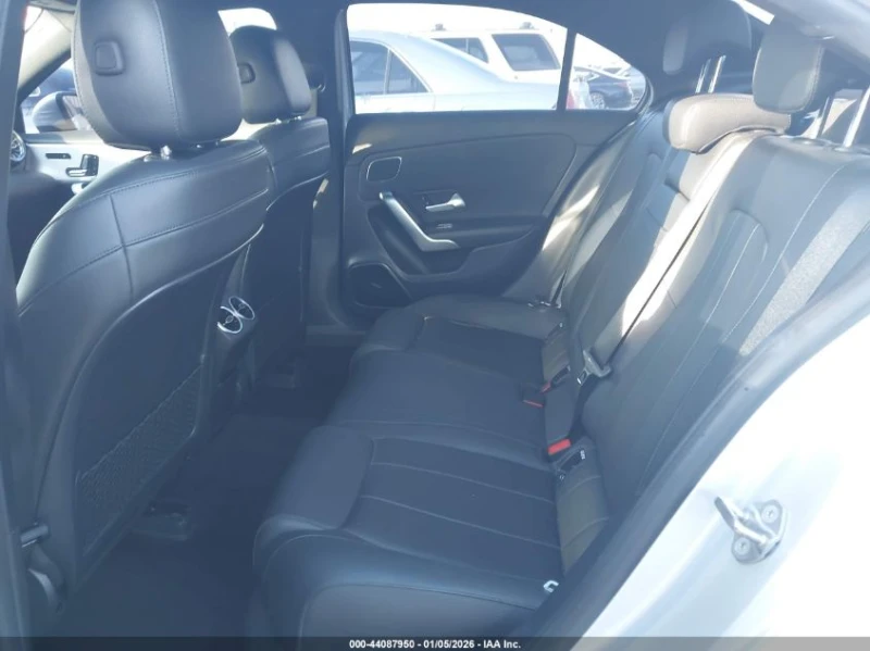 Mercedes-Benz A 220 2.0L I-4 DI, DOHC, VVT, TURBO, 188HP Front Wheel, снимка 13 - Автомобили и джипове - 53342798