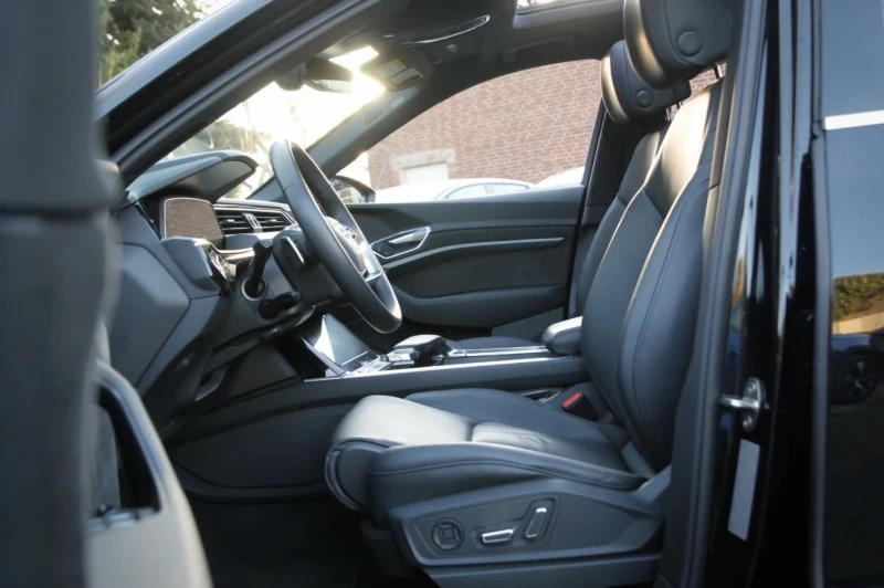 Audi E-Tron 55 Matrix, снимка 9 - Автомобили и джипове - 53386135