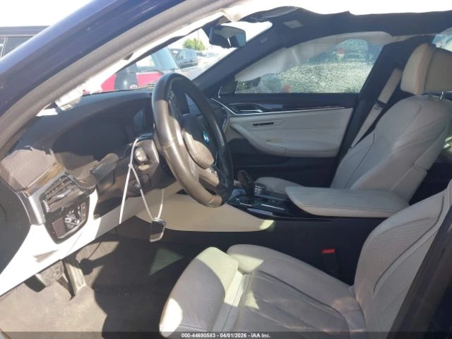 BMW 550 * M550i* xDrive* ПОДГРЕВ* ОБДУХВАНЕ* HUD* CAMERA* , снимка 5 - Автомобили и джипове - 54460431