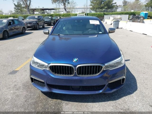 BMW 550 * M550i* xDrive* ПОДГРЕВ* ОБДУХВАНЕ* HUD* CAMERA* , снимка 10 - Автомобили и джипове - 54460431