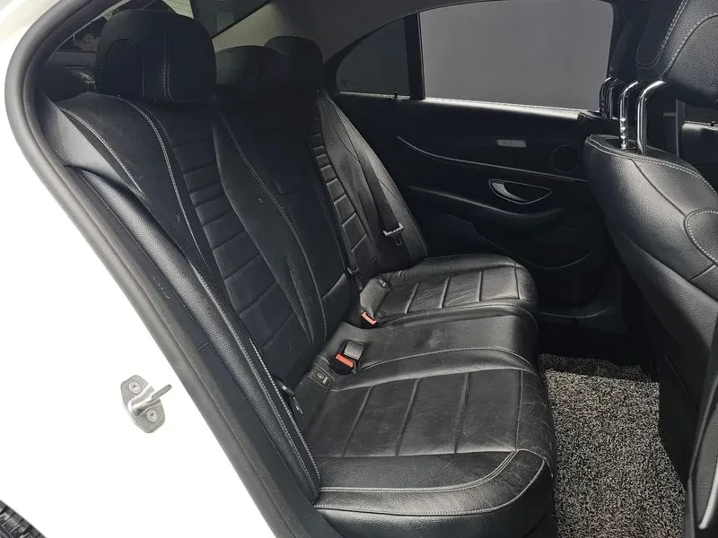 Mercedes-Benz E 220 Avantgarde, снимка 11 - Автомобили и джипове - 55830337