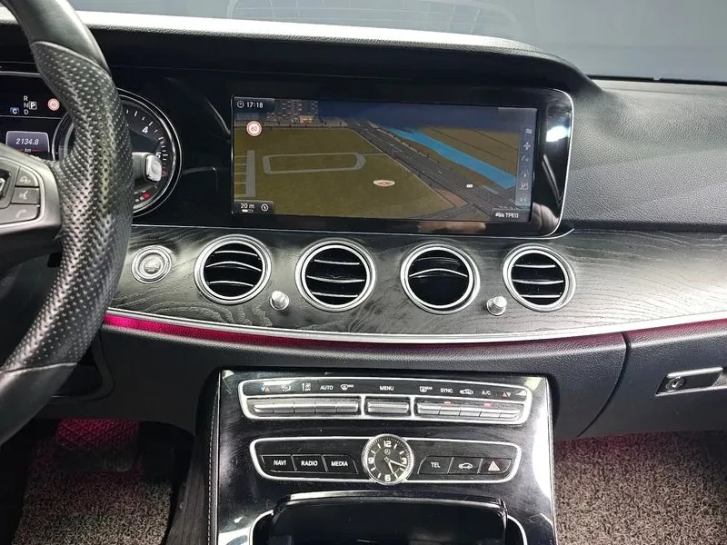 Mercedes-Benz E 220 Avantgarde, снимка 14 - Автомобили и джипове - 55830337