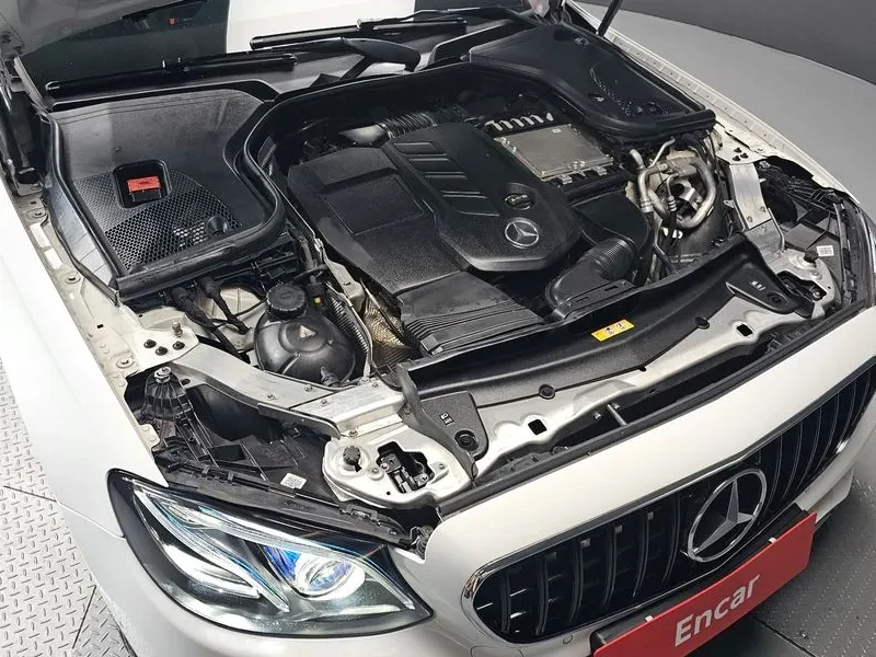 Mercedes-Benz E 220 Avantgarde, снимка 6 - Автомобили и джипове - 55830337