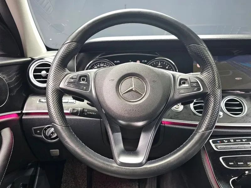 Mercedes-Benz E 220 Avantgarde, снимка 13 - Автомобили и джипове - 55830337