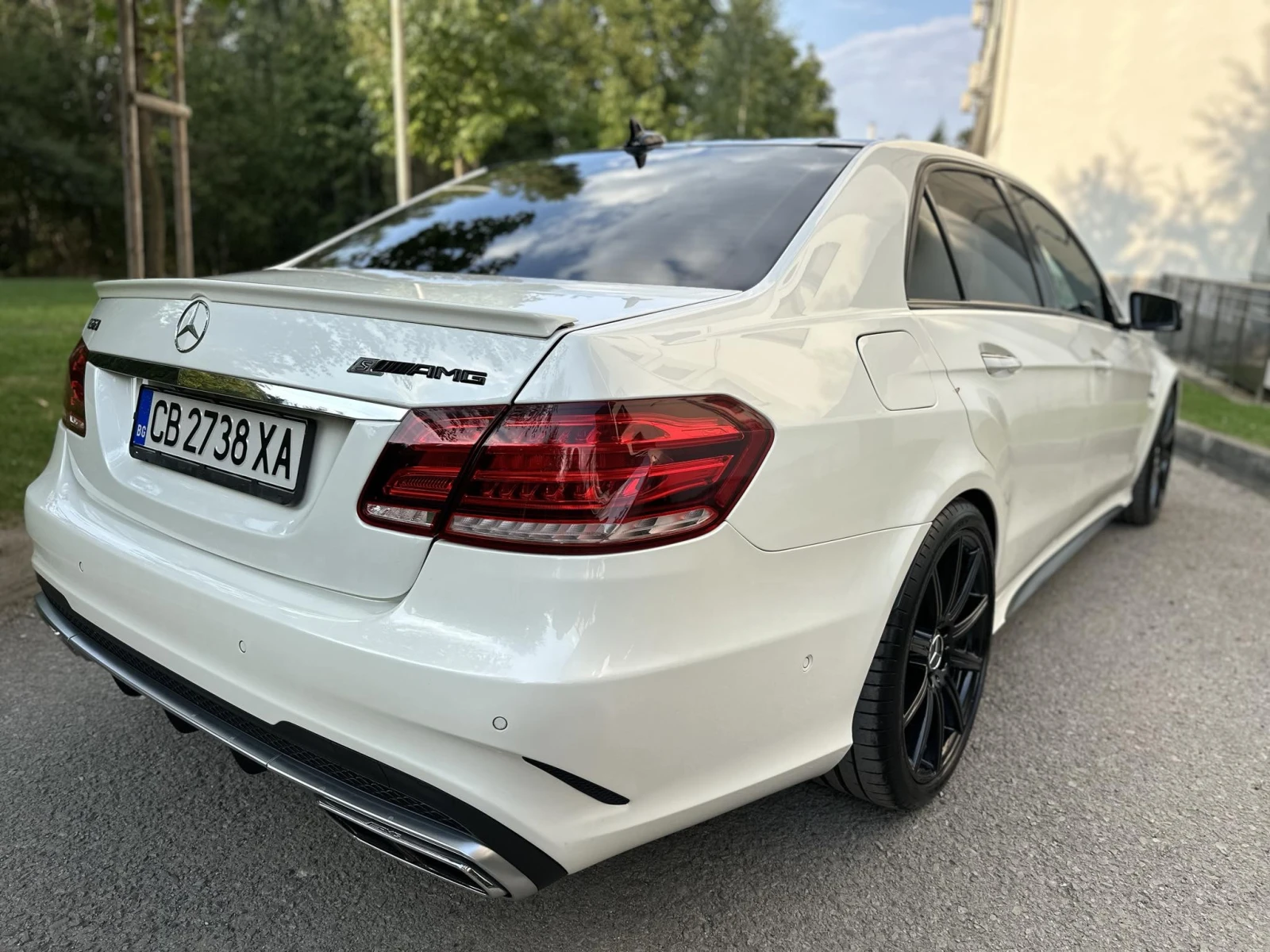 Mercedes-Benz E 63 AMG V8 Bi TURBO / 4 MATIC / ПАНОРАМА - изображение 7