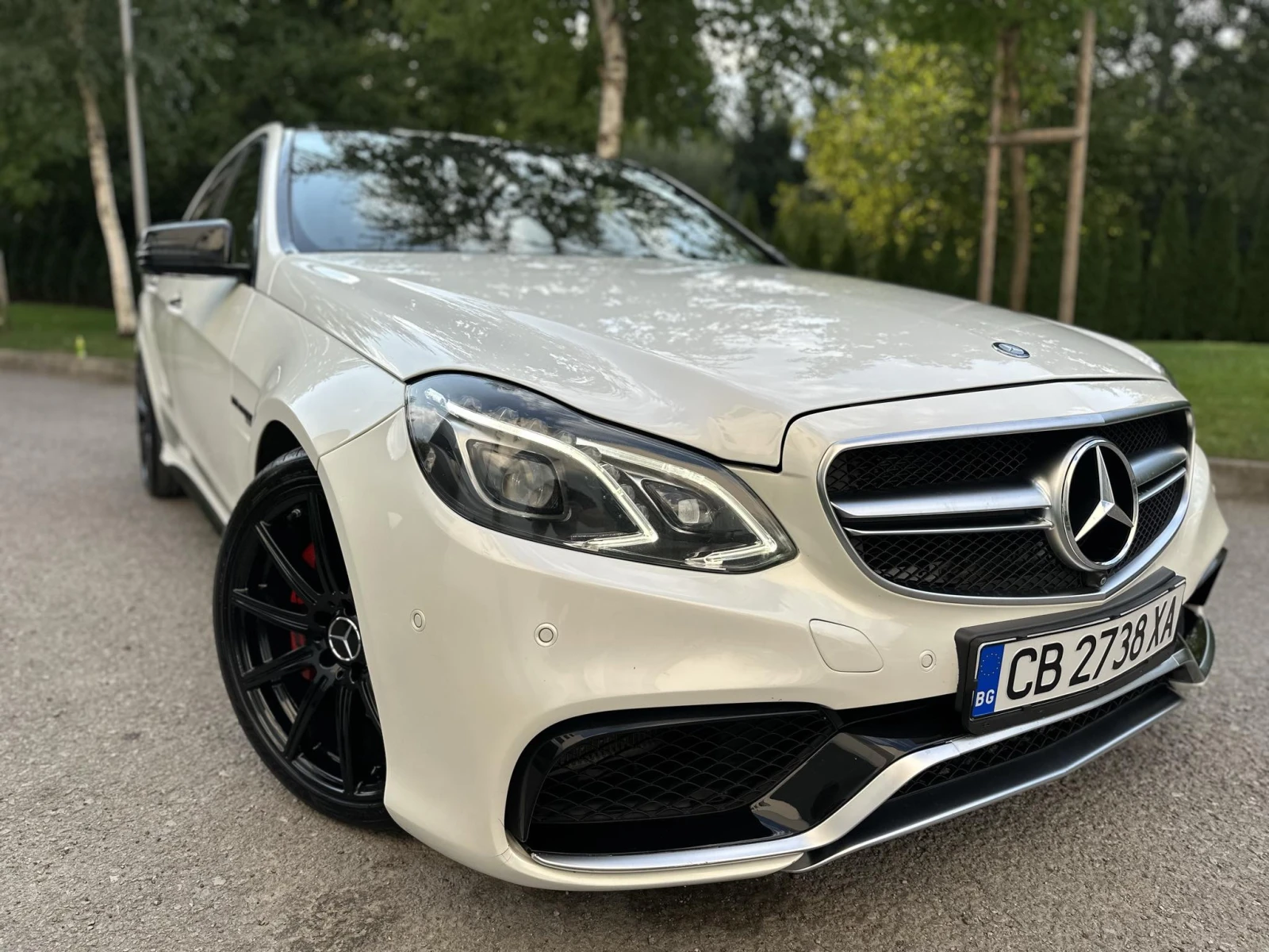 Mercedes-Benz E 63 AMG V8 Bi TURBO / 4 MATIC / ПАНОРАМА - [1] 