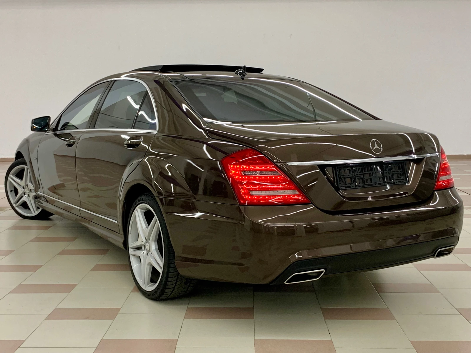 Mercedes-Benz S 500 AMG Long 4-MATIC #PANO#MASAJ#ALCANTAR#DISTR#CAM# - изображение 4