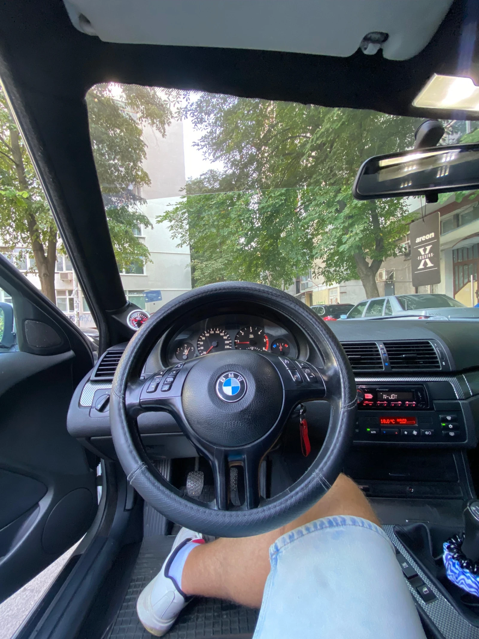 BMW 320  - изображение 10