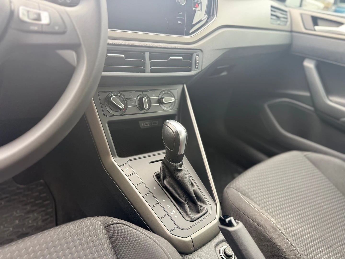 VW Polo Comfortline 1.0 TSI BMT DSG - изображение 8