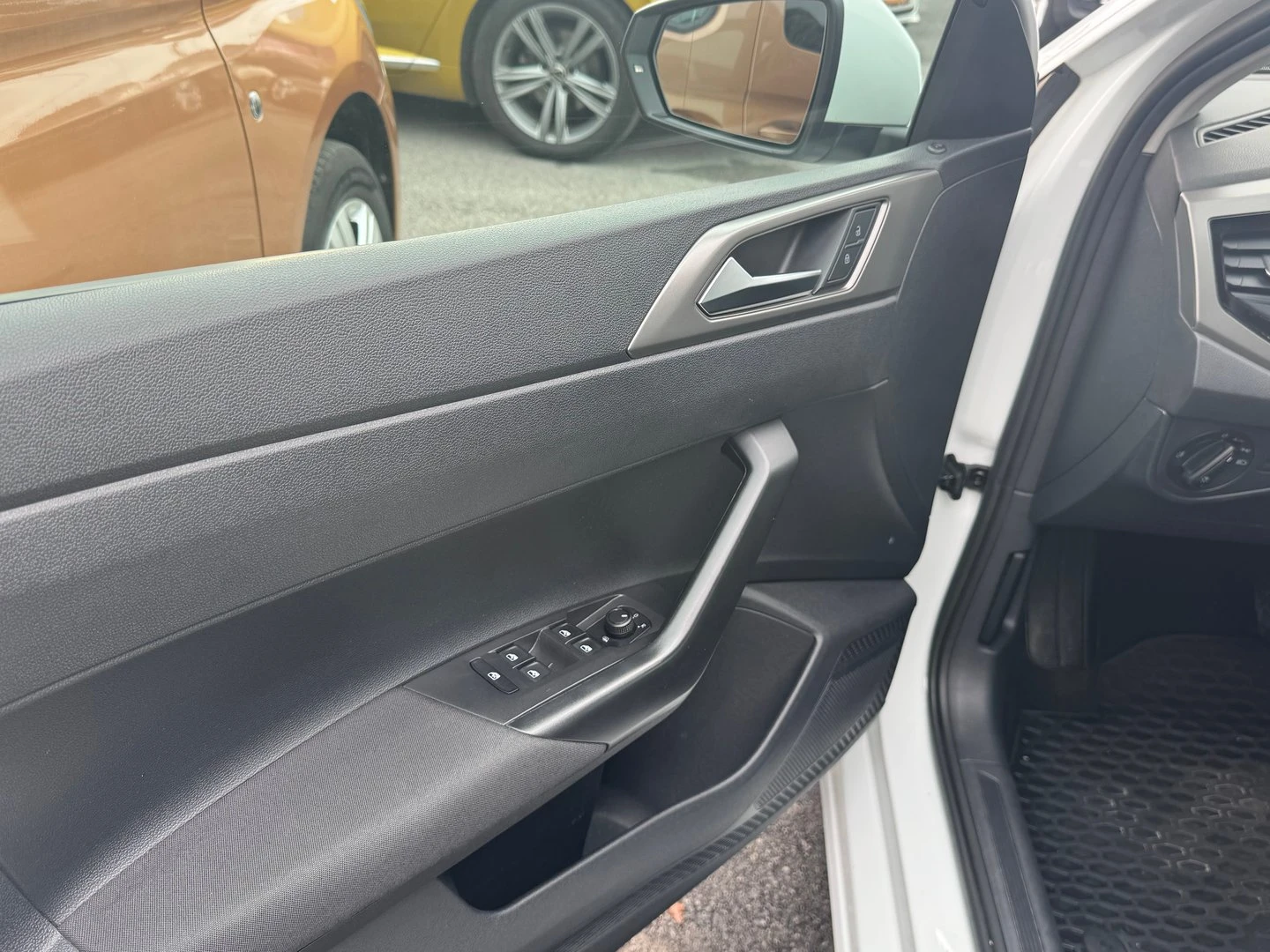 VW Polo Comfortline 1.0 TSI BMT DSG - изображение 6