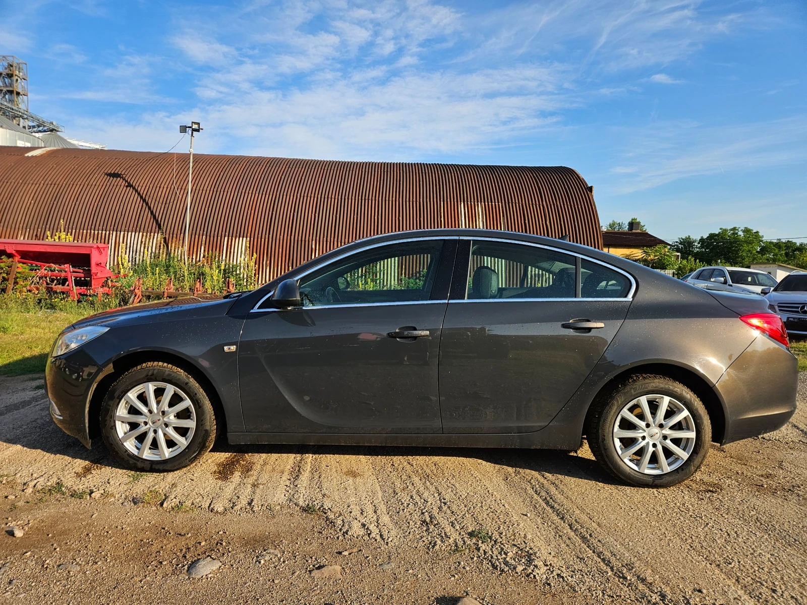 Opel Insignia 2.0CDTi 131кс.6ск.НАВИГАЦИЯ, снимка 5 - Автомобили и джипове - 54779345
