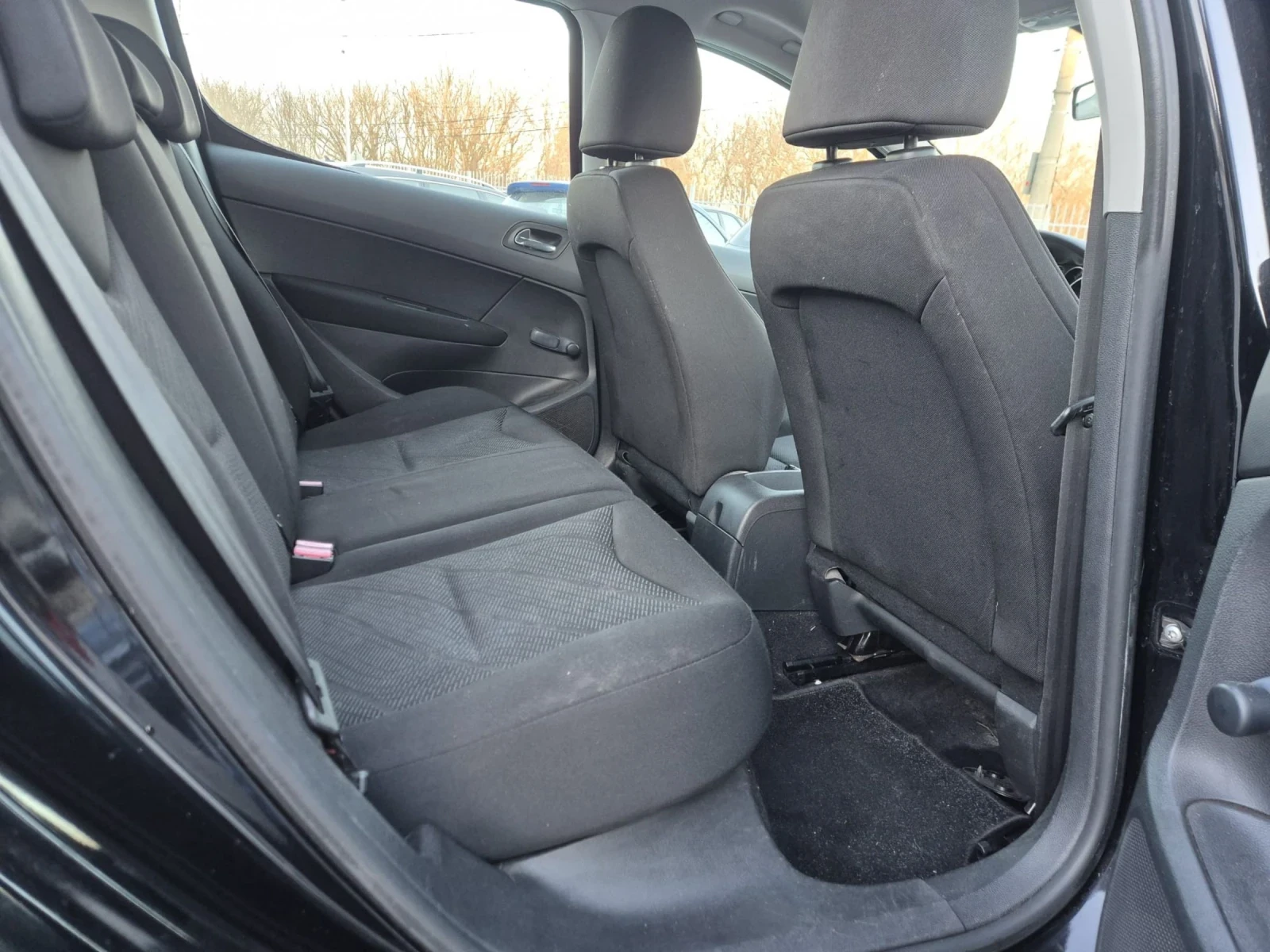 Peugeot 308 1.6 HDI, снимка 13 - Автомобили и джипове - 53780508