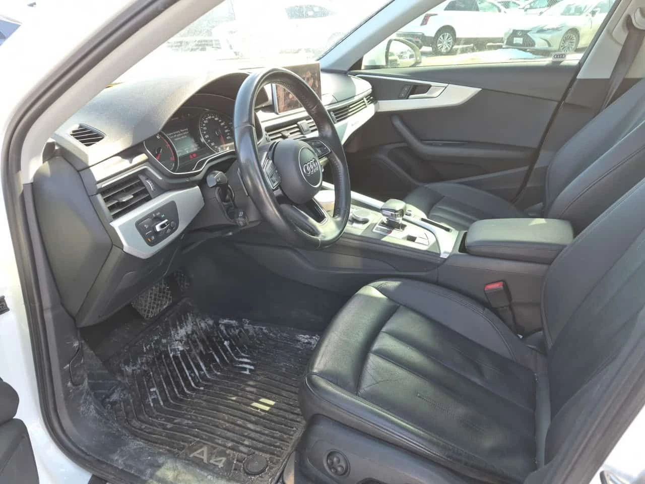 Audi A4 Progressiv/CARFAX/Шибидах/Памет/Подгрев/, снимка 7 - Автомобили и джипове - 53982739