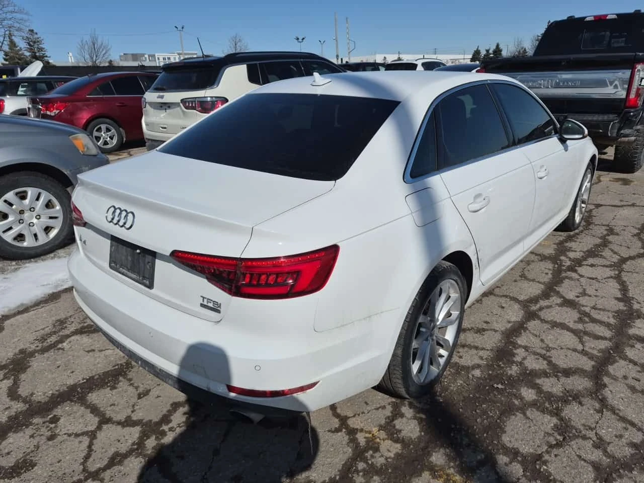 Audi A4 Progressiv/CARFAX/Шибидах/Памет/Подгрев/, снимка 3 - Автомобили и джипове - 53982739