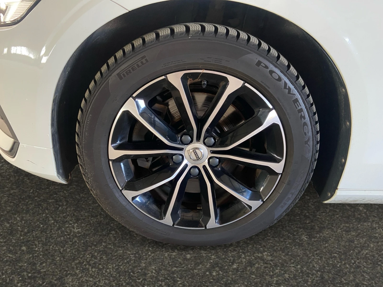 Volvo V60 B3 Momentum, снимка 12 - Автомобили и джипове - 54356280