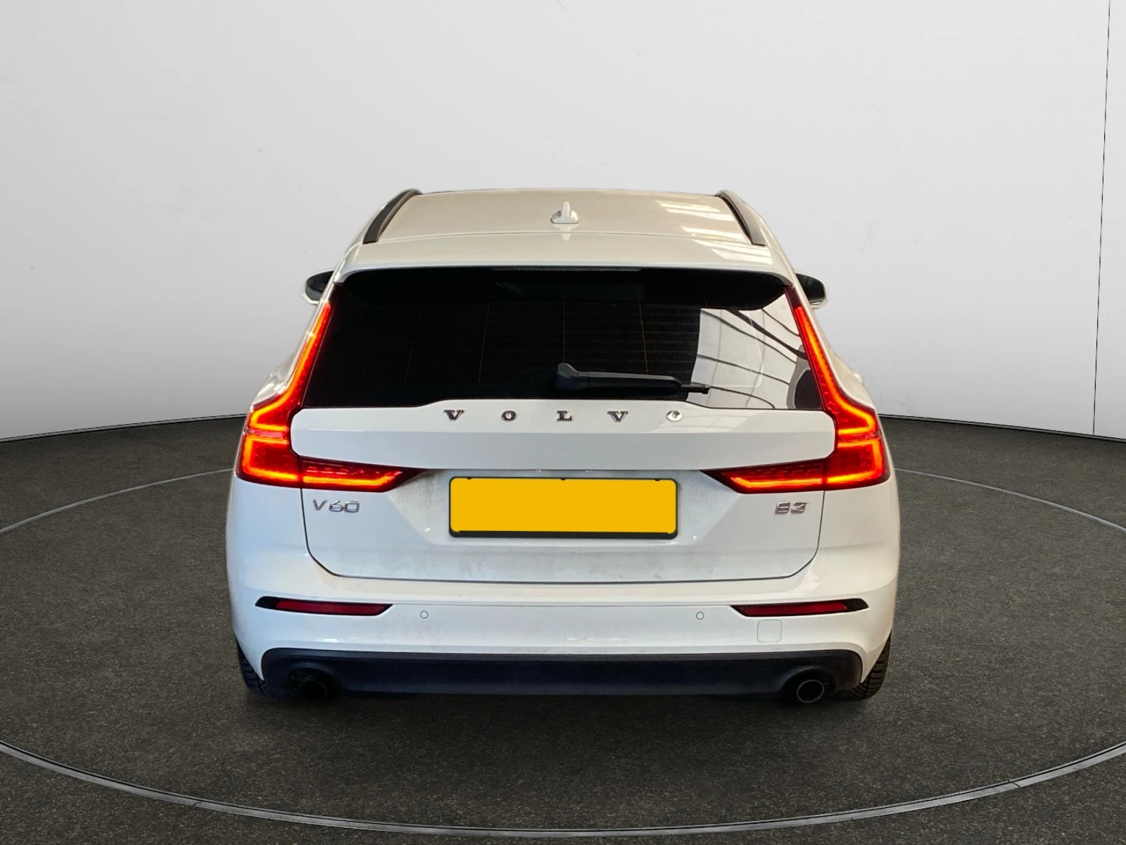 Volvo V60 B3 Momentum, снимка 7 - Автомобили и джипове - 54356280