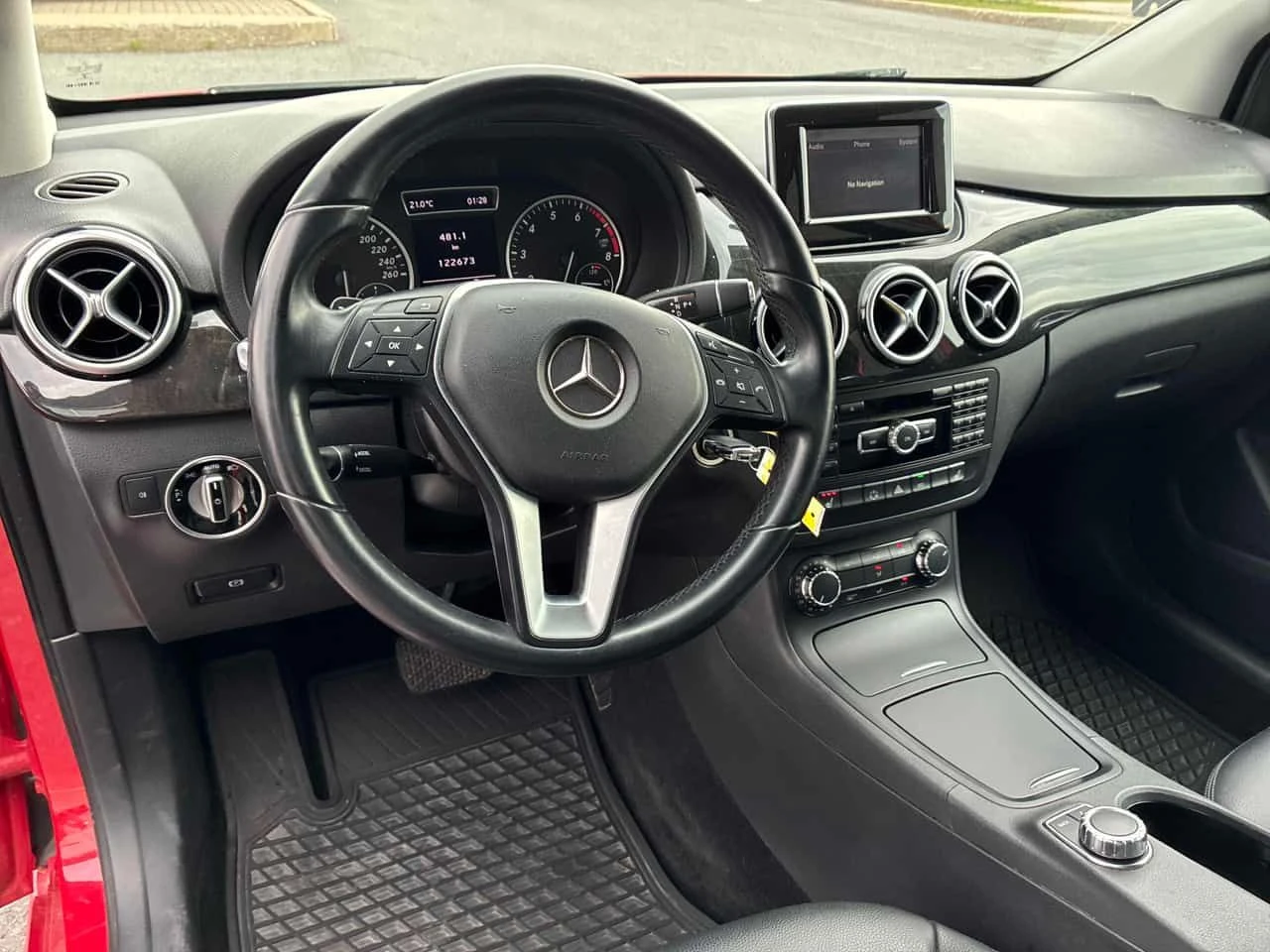 Mercedes-Benz B 250 Sports Tourer/CARFAX/ПОДГРЕВ/ПАМЕТ/КЛИП, снимка 12 - Автомобили и джипове - 54459771