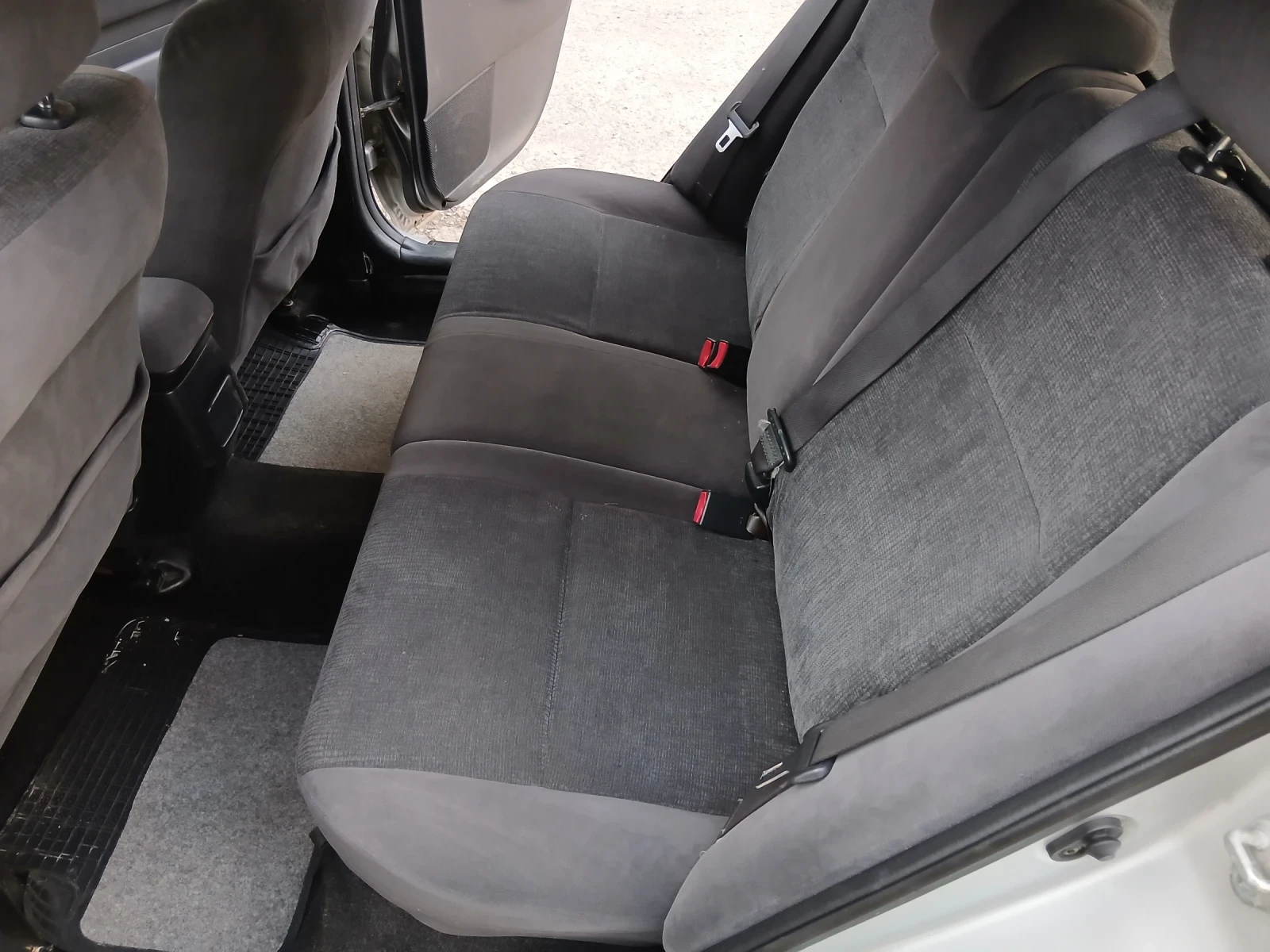 Toyota Corolla 1.4 с АГУ, снимка 16 - Автомобили и джипове - 54659047