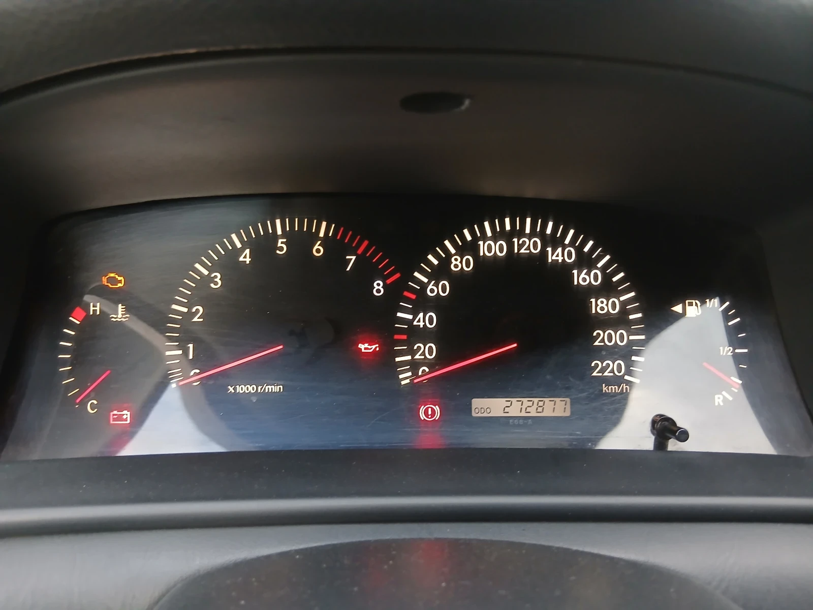 Toyota Corolla 1.4 с АГУ, снимка 12 - Автомобили и джипове - 54659047