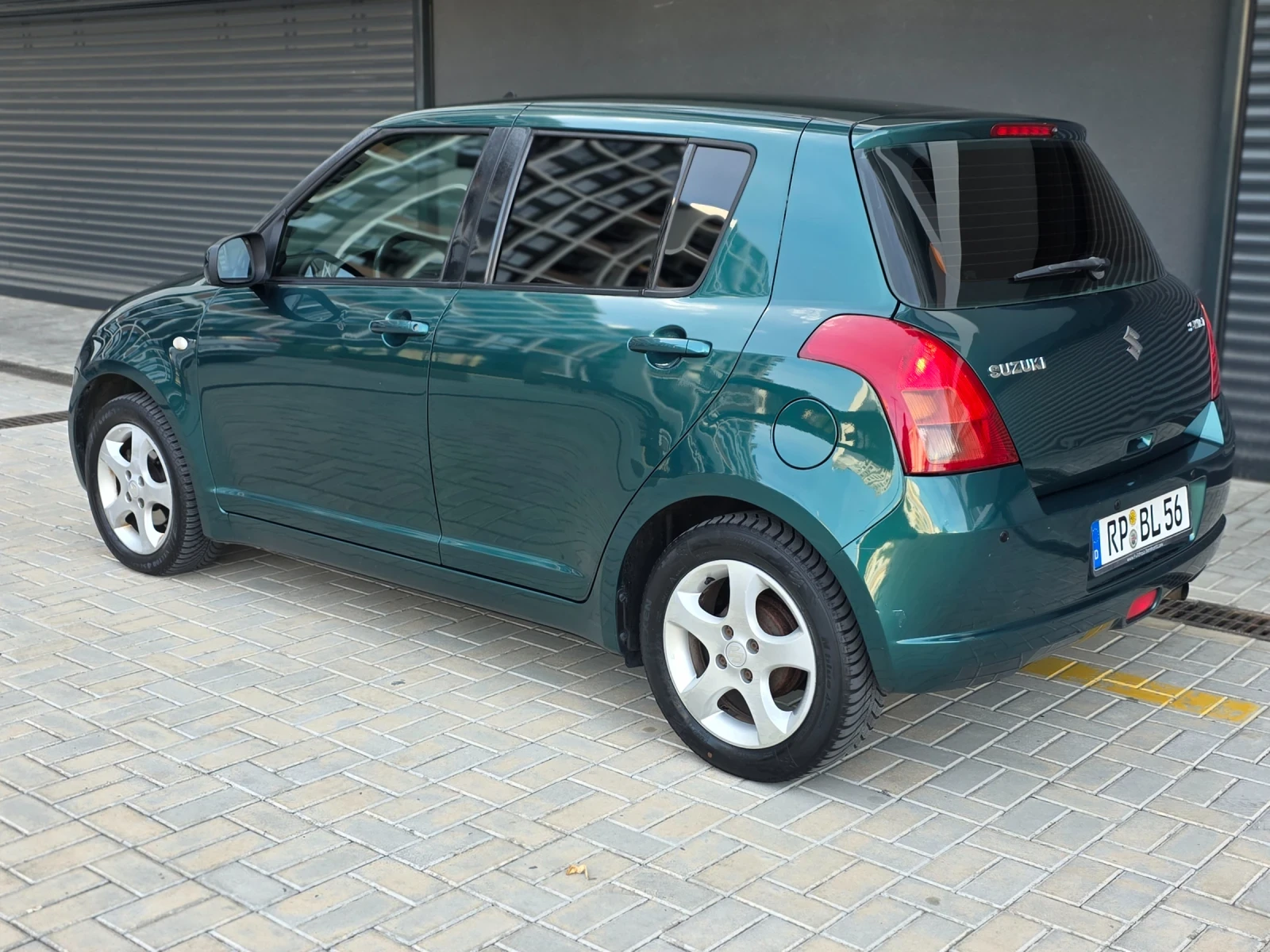 Suzuki Swift 1.5 VVT , снимка 2 - Автомобили и джипове - 54673649