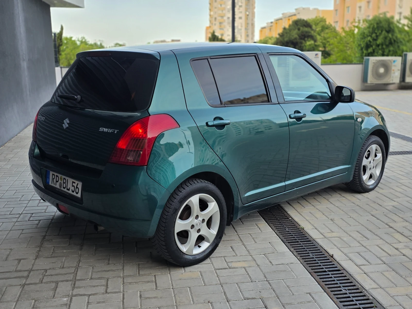 Suzuki Swift 1.5 VVT , снимка 5 - Автомобили и джипове - 54673649