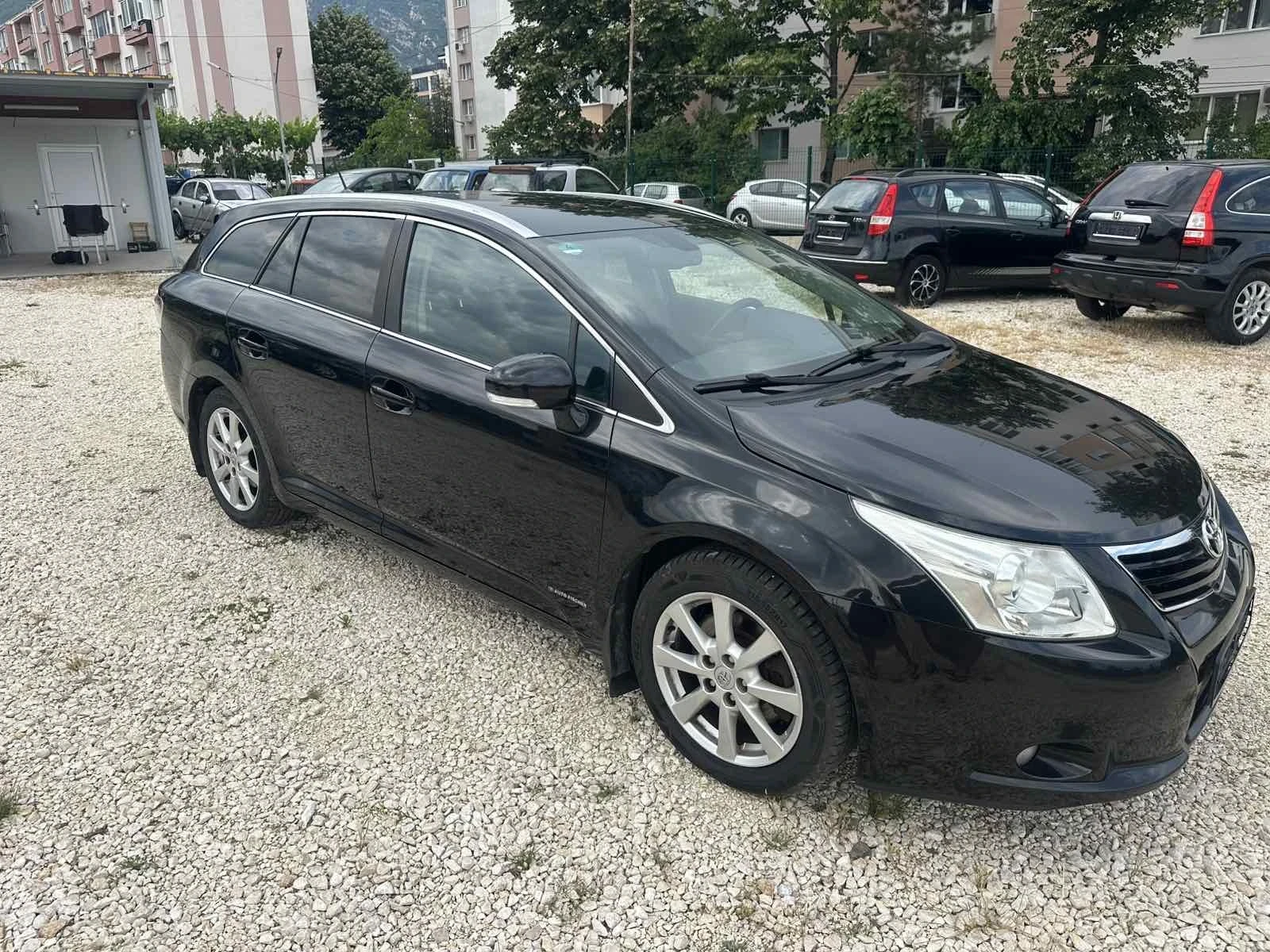 Toyota Avensis, снимка 13 - Автомобили и джипове - 55141448