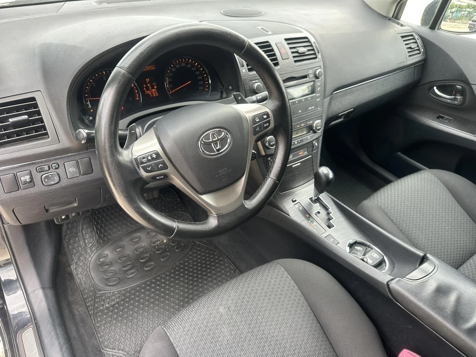 Toyota Avensis, снимка 10 - Автомобили и джипове - 55141448
