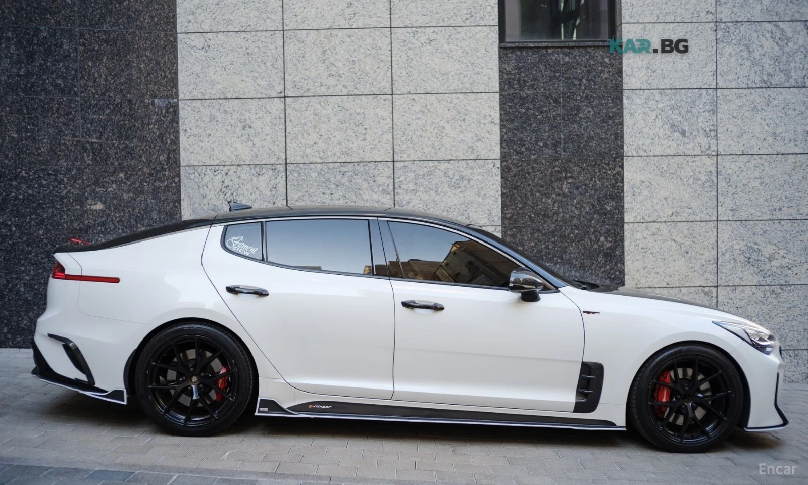 Kia Stinger 3.3 Turbo 2WD GT* КОЖА* ОБДУХВ* НАВИ, снимка 16 - Автомобили и джипове - 55385674