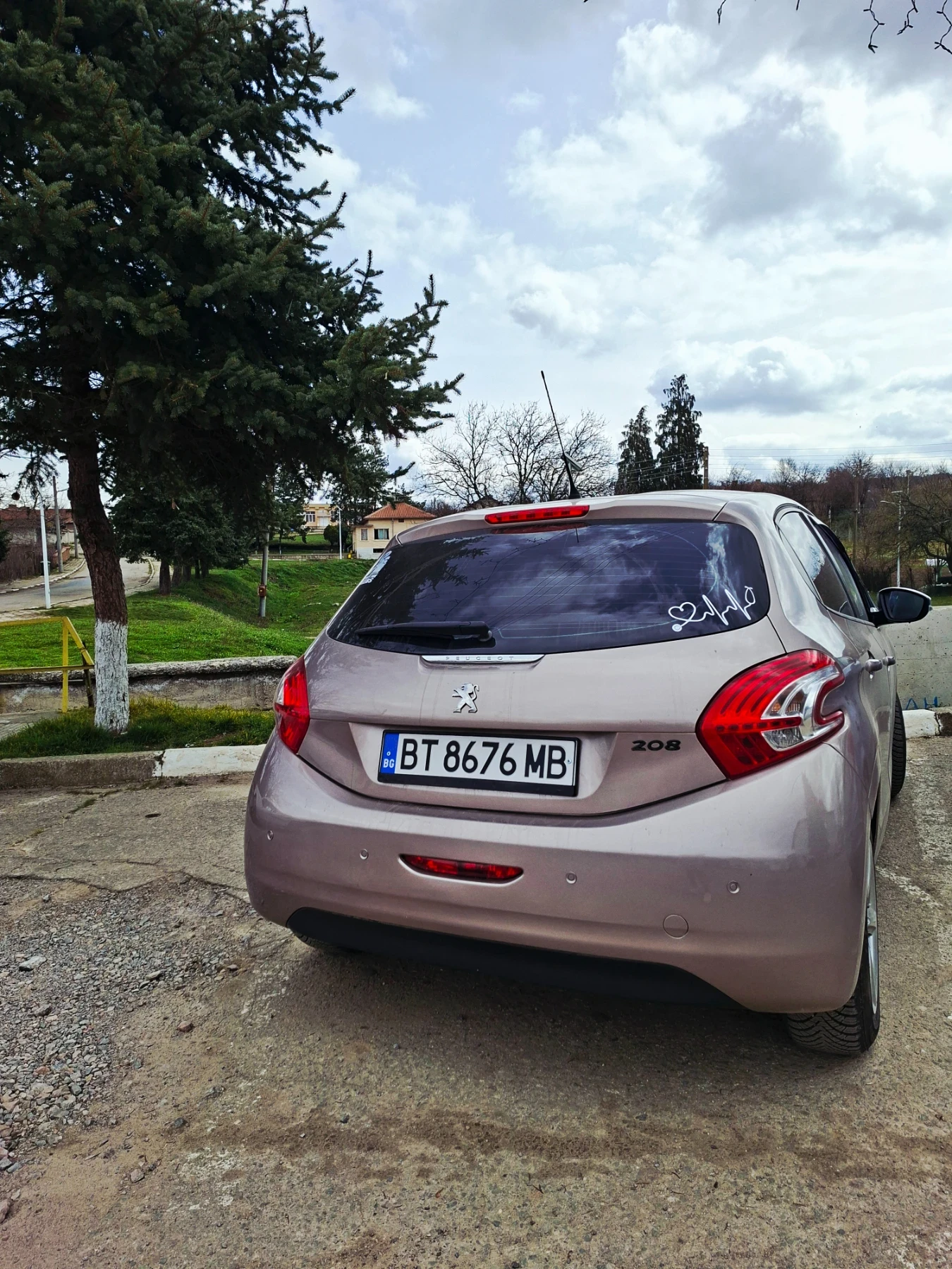 Peugeot 208 1.4 , снимка 3 - Автомобили и джипове - 55354266