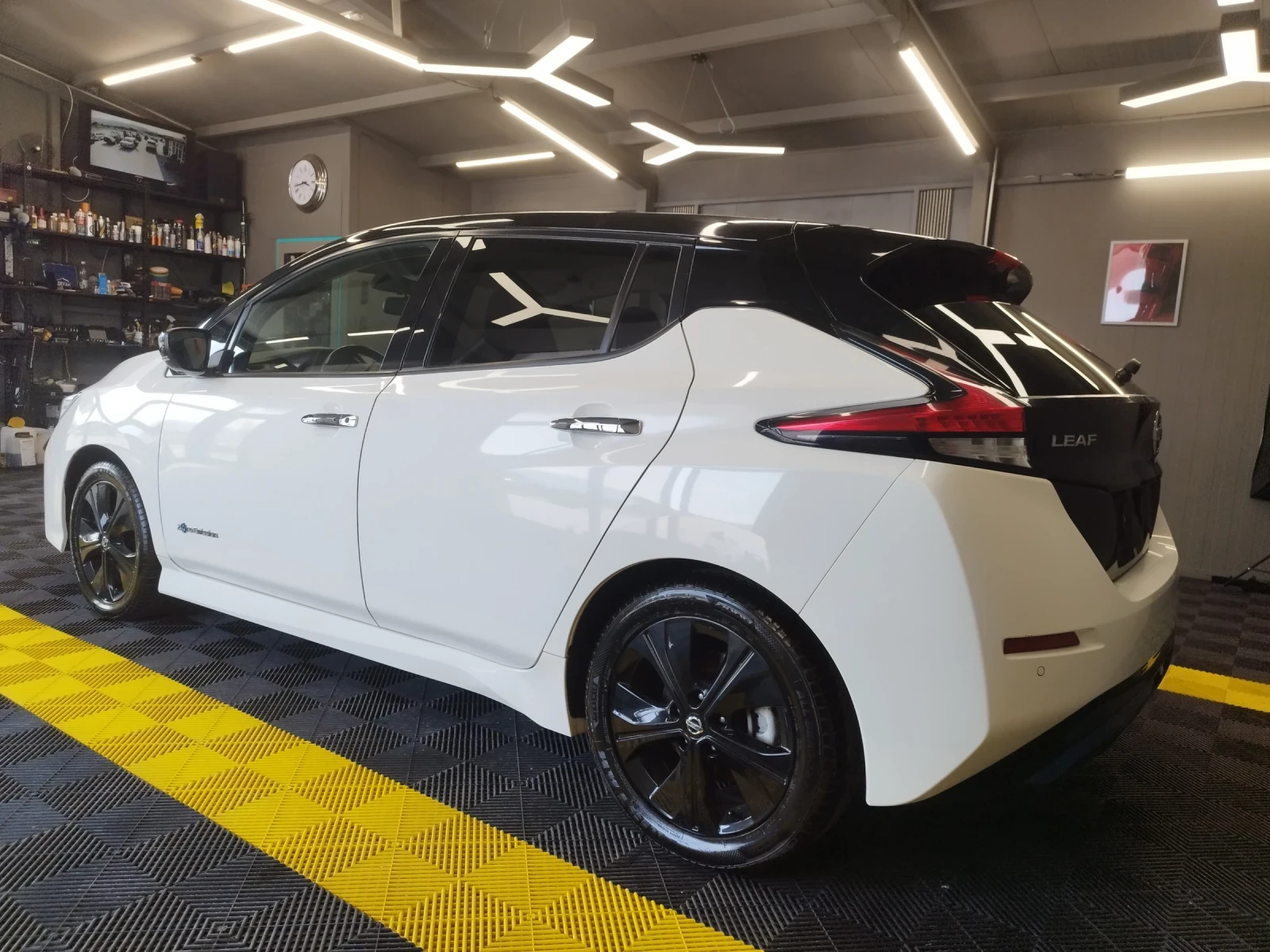 Nissan Leaf  40kwh 76000km, снимка 3 - Автомобили и джипове - 55784636