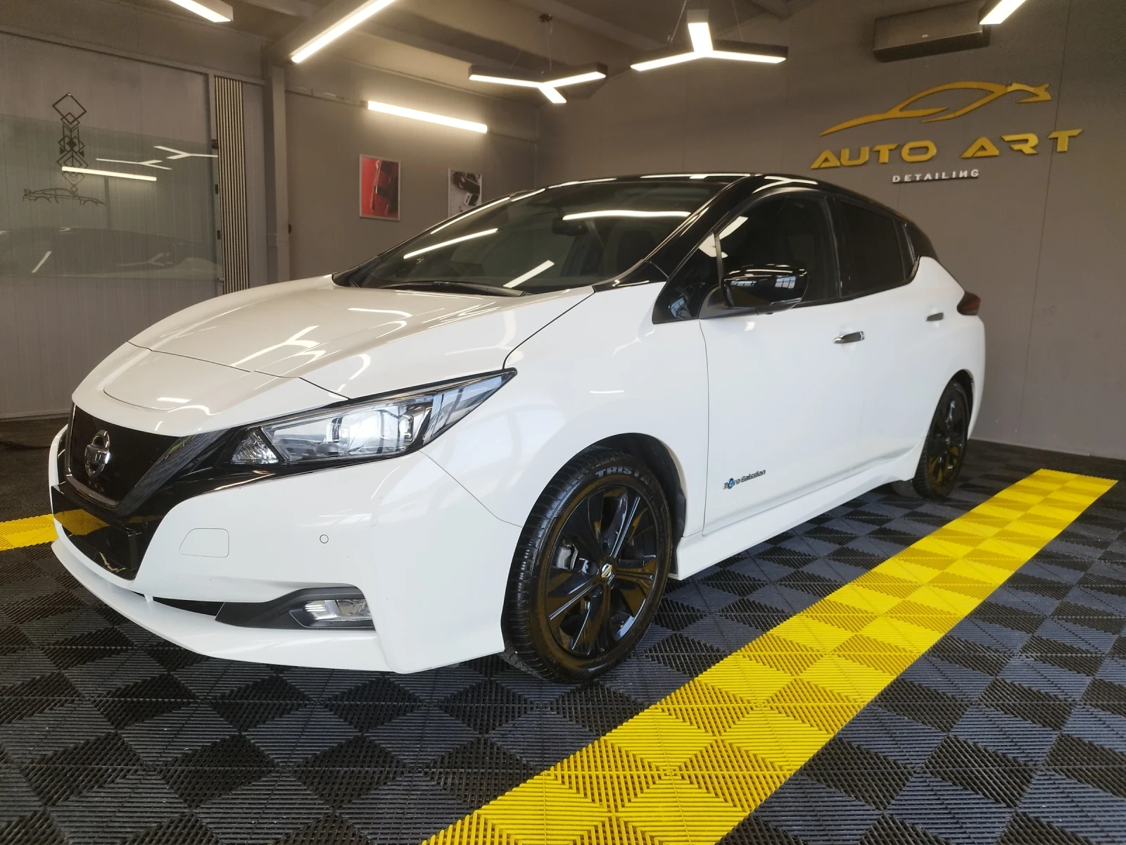 Nissan Leaf  40kwh 76000km