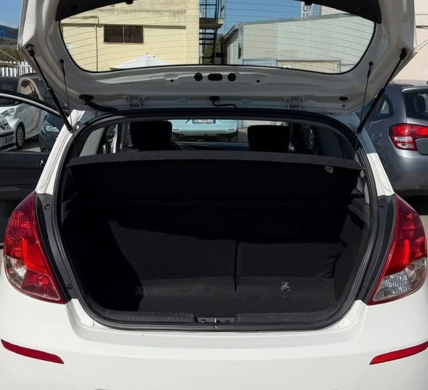 Hyundai I20 1.3i/Siti/Fifa, снимка 16 - Автомобили и джипове - 56186144