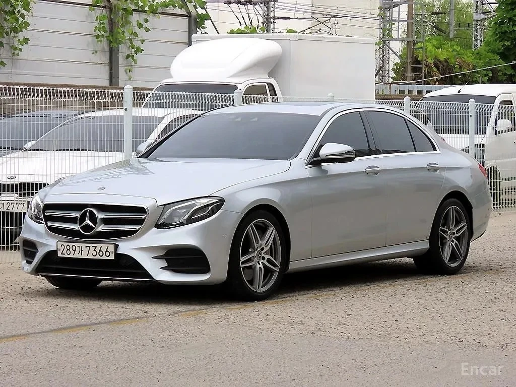 Mercedes-Benz E 250 AMG Line / Full, снимка 2 - Автомобили и джипове - 56353667