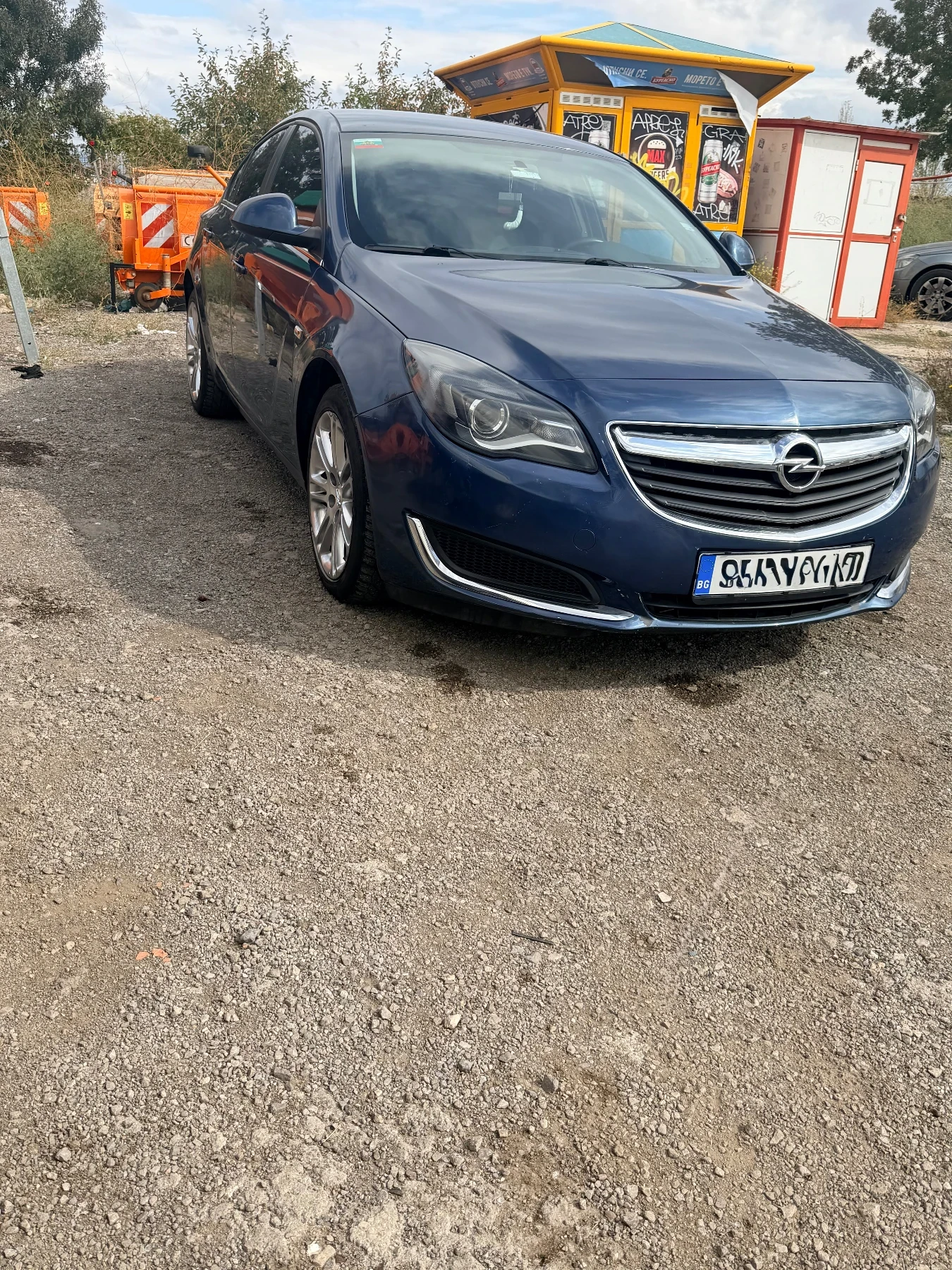 Opel Insignia 1.6CDTI, снимка 4 - Автомобили и джипове - 56572250
