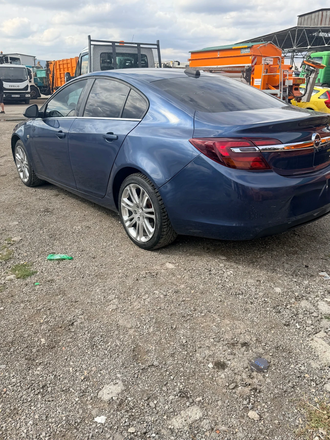 Opel Insignia 1.6CDTI, снимка 6 - Автомобили и джипове - 56572250