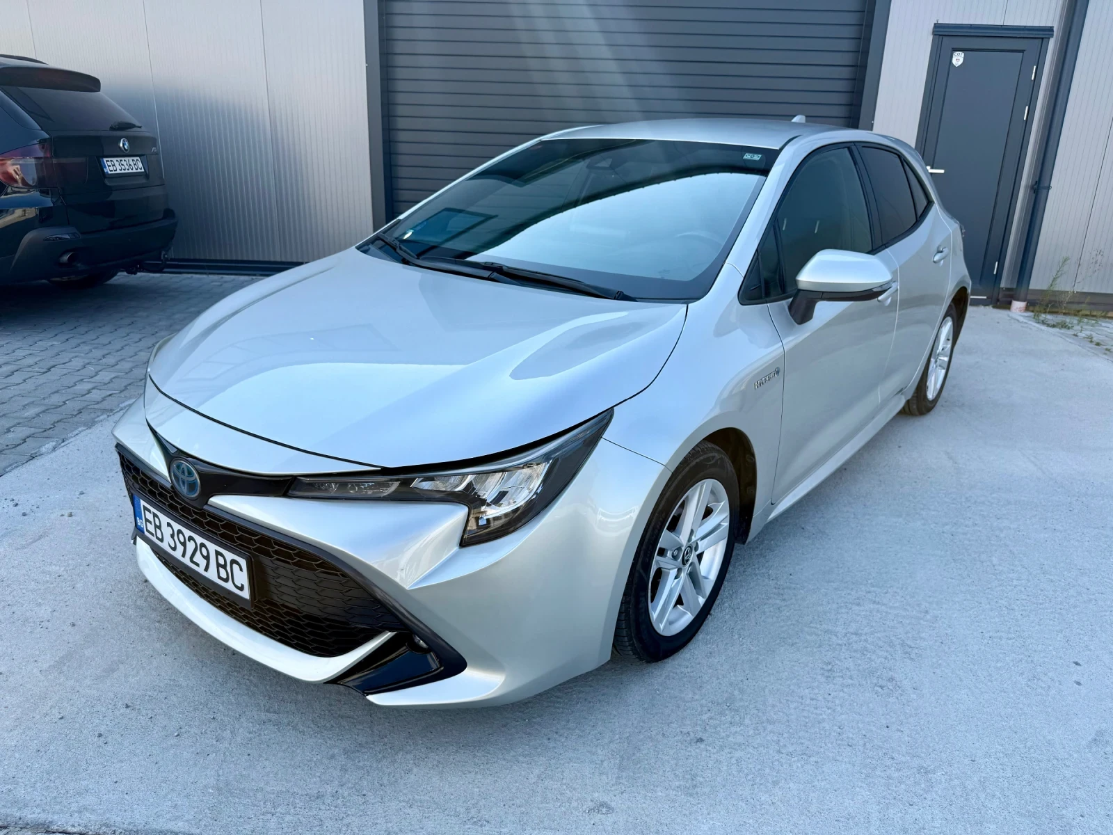 Toyota Corolla 1.8 Hybrid , снимка 8 - Автомобили и джипове - 56677413