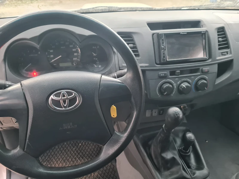 Toyota Hilux, снимка 10 - Автомобили и джипове - 49143724