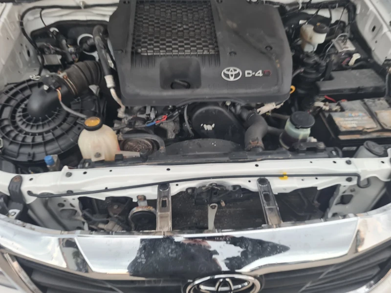 Toyota Hilux, снимка 11 - Автомобили и джипове - 49143724