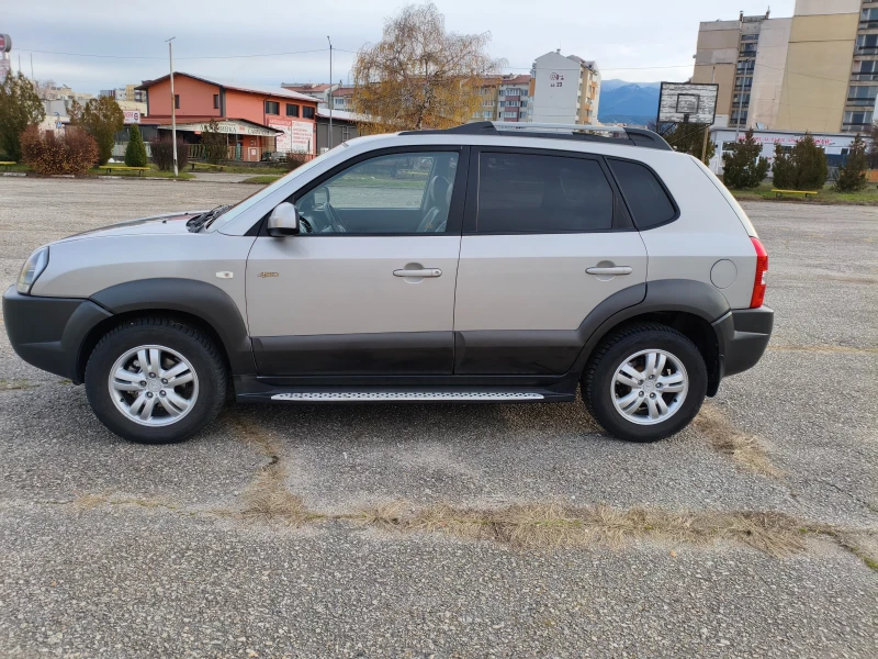 Hyundai Tucson, снимка 8 - Автомобили и джипове - 52645624