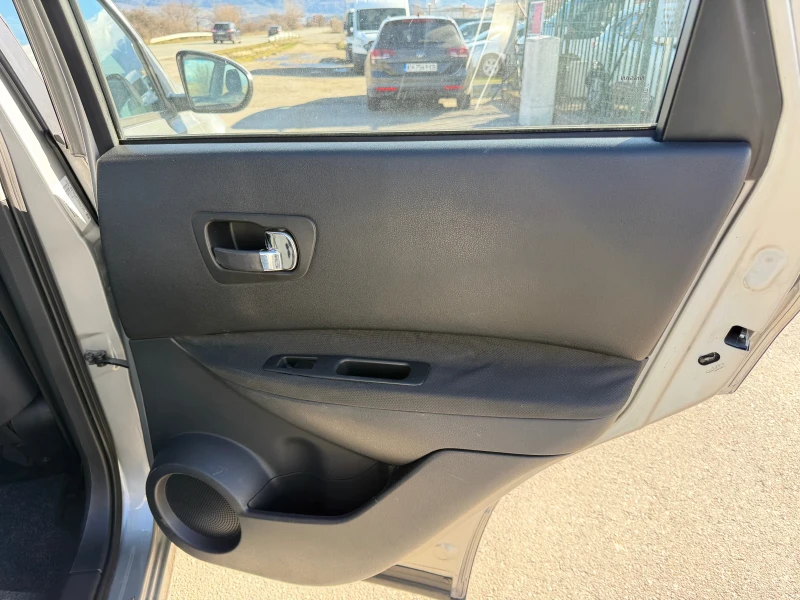 Nissan Qashqai 1.5 dci, снимка 6 - Автомобили и джипове - 53453107