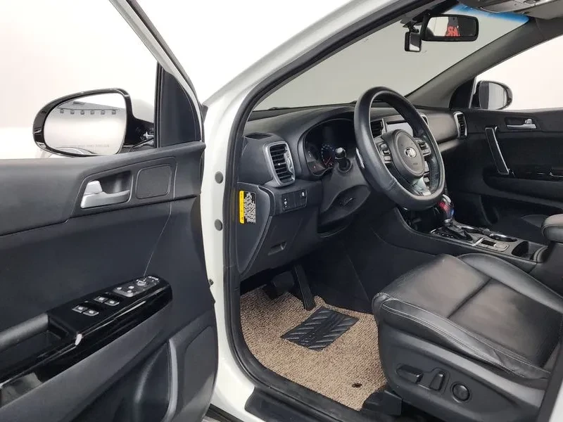 Kia Sportage 2.0 CRDi 4WD, снимка 10 - Автомобили и джипове - 54276665